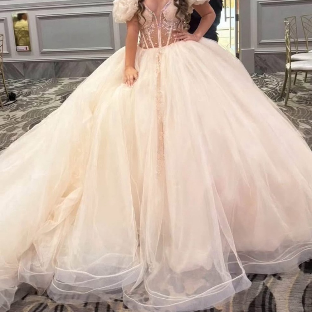Luxurious Cream Ball Gown with Puff Sleeves